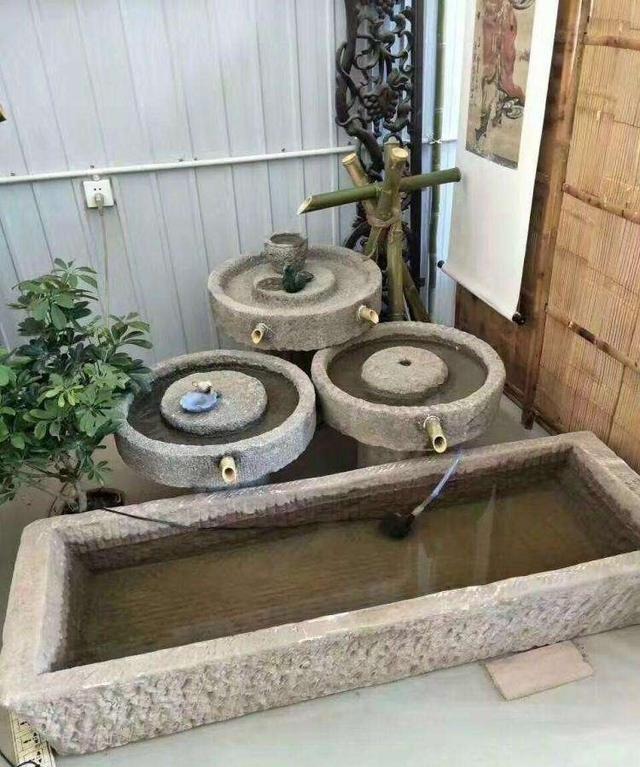 农村喂猪的石槽有人100元收，老农开心的数钱，专家：价值更高