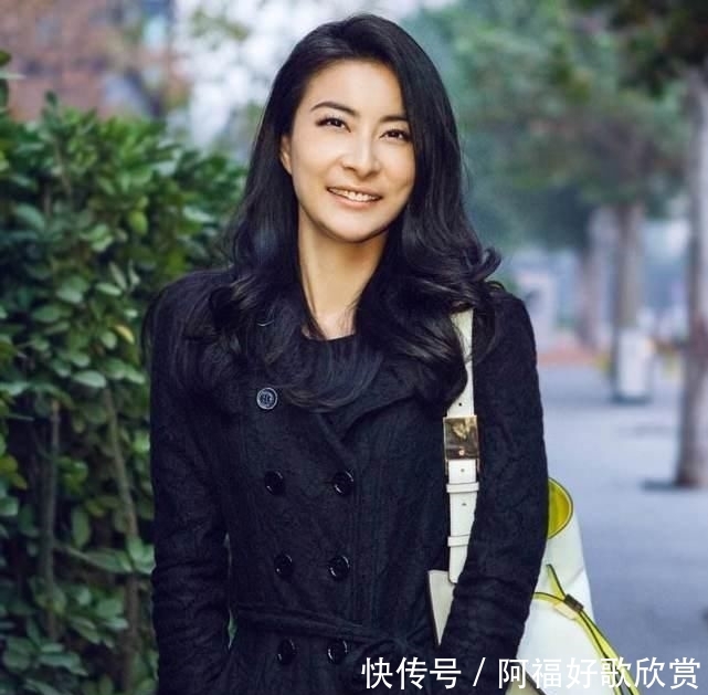  增光@捐了七千万还不够，郭晶晶前线当义工，这不是高攀而是给豪门增光