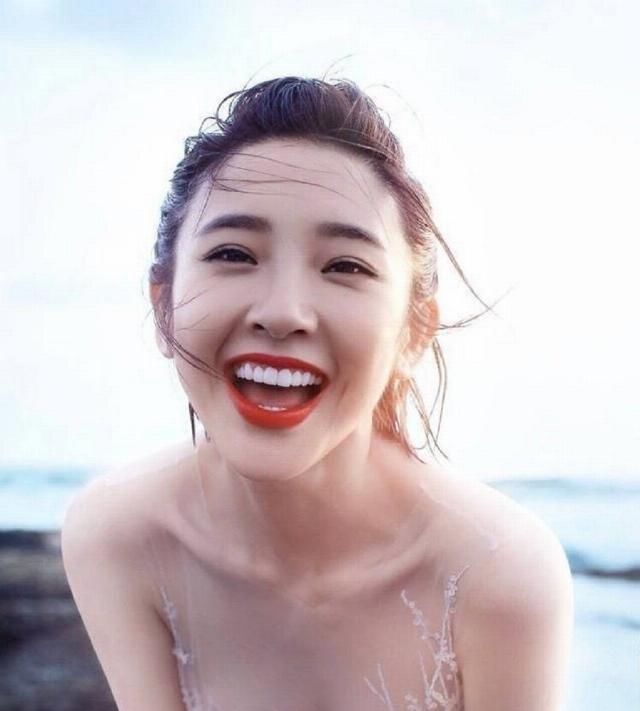  「脸上」脸上有这4个特征的女生，是典型“校花脸”，清纯可爱很招人喜欢