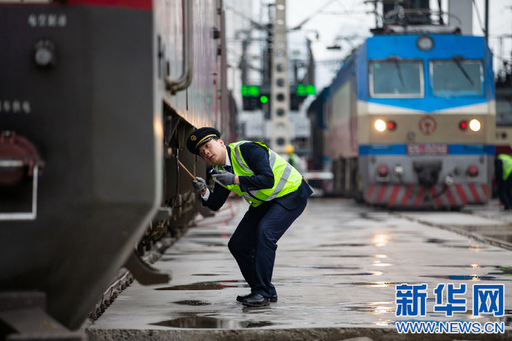  「次旅客列车」火车司机的春运首日