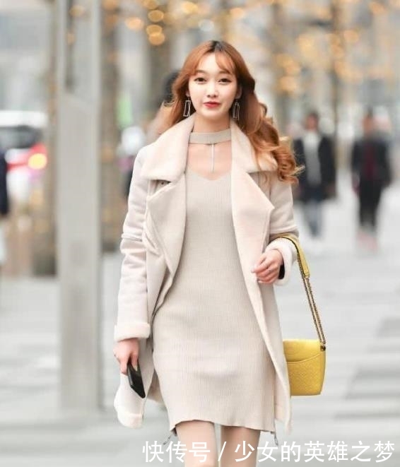 # 美女#紧身裙穿搭，优雅又性感！，街拍美女：时尚靓丽的小姐姐