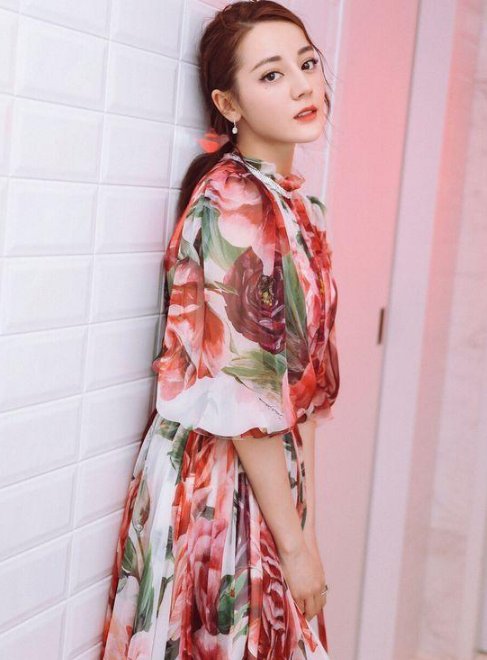 迪丽热巴:想知道什么颜色是她不能驾驭的?最后一张大写的服!