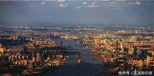 上海全国经济第一，城市百强榜上却排第二，到底差在哪里