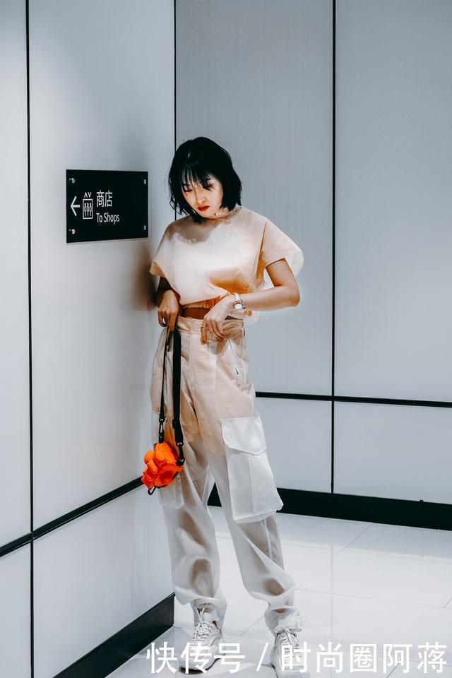  「率性」美丽尖儿：沈阳时尚小姐姐脚踩UGG老爹鞋率性又吸睛！