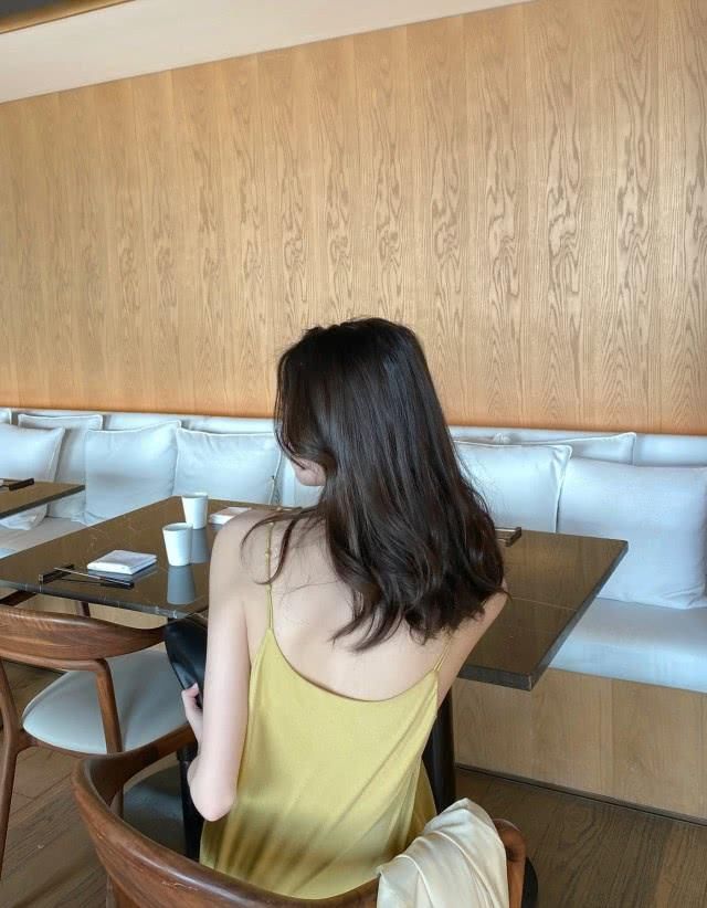  品味■这4种夏日裙，真正有品味的女性，向来瞧都不会瞧一眼！