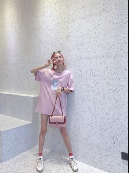 杨清柠的筷子腿再美，仍比不上不P图女神漫画腿，网友：美过郑爽