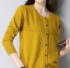 悄悄告诉，今秋娃娃衫又火了!看下面这样穿:气质出众，美到窒息