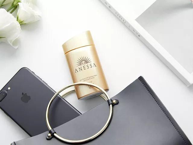 团购丨每年必囤，防晒神器--安耐晒小金瓶丨品质生活