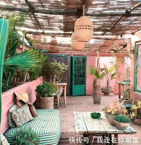 「空间」如何搭配小庭院植物与座椅,让全家人有身心愉悦的户外空间?