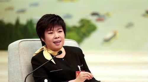  「太多」于丹被人抛弃, 蒙曼开始大放异彩, 她们两者之间有实质