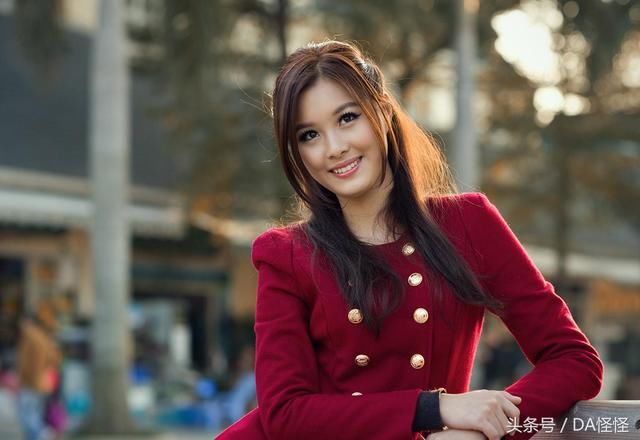 空姐为什么穿短裙，你知道吗？