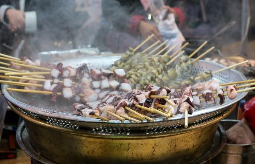 网传韩国人吃不起肉,韩国朋友知道后气坏了,直