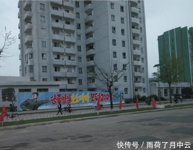 看看朝鲜的第二大城市,街头特别冷清,中国的游客最多