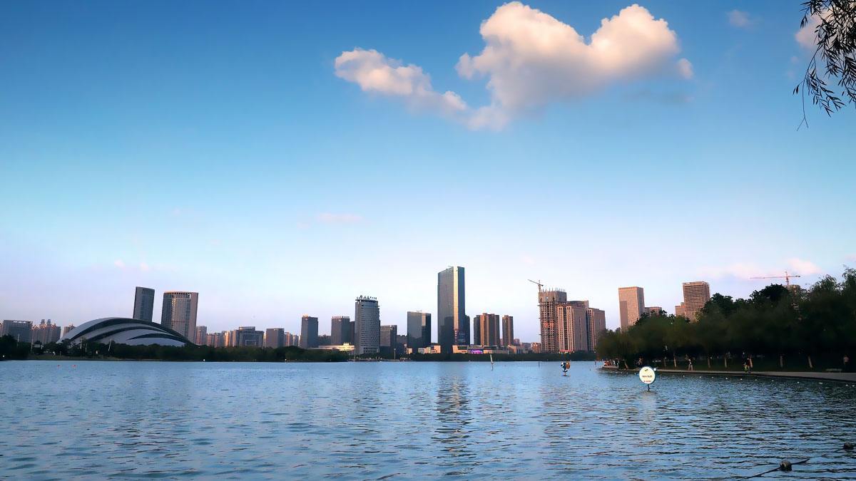 我国中部正在崛起的城市，排名直逼长沙、郑州，未来有望追平武汉