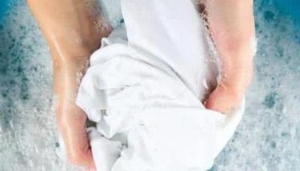 脸上毛孔被螨虫“堵住了”,会具备3个特征,别等烂脸后才后悔