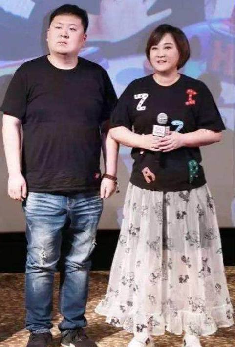 当140斤贾玲和90斤的张小斐同穿裙子，网友：看完瞬间不想减肥了