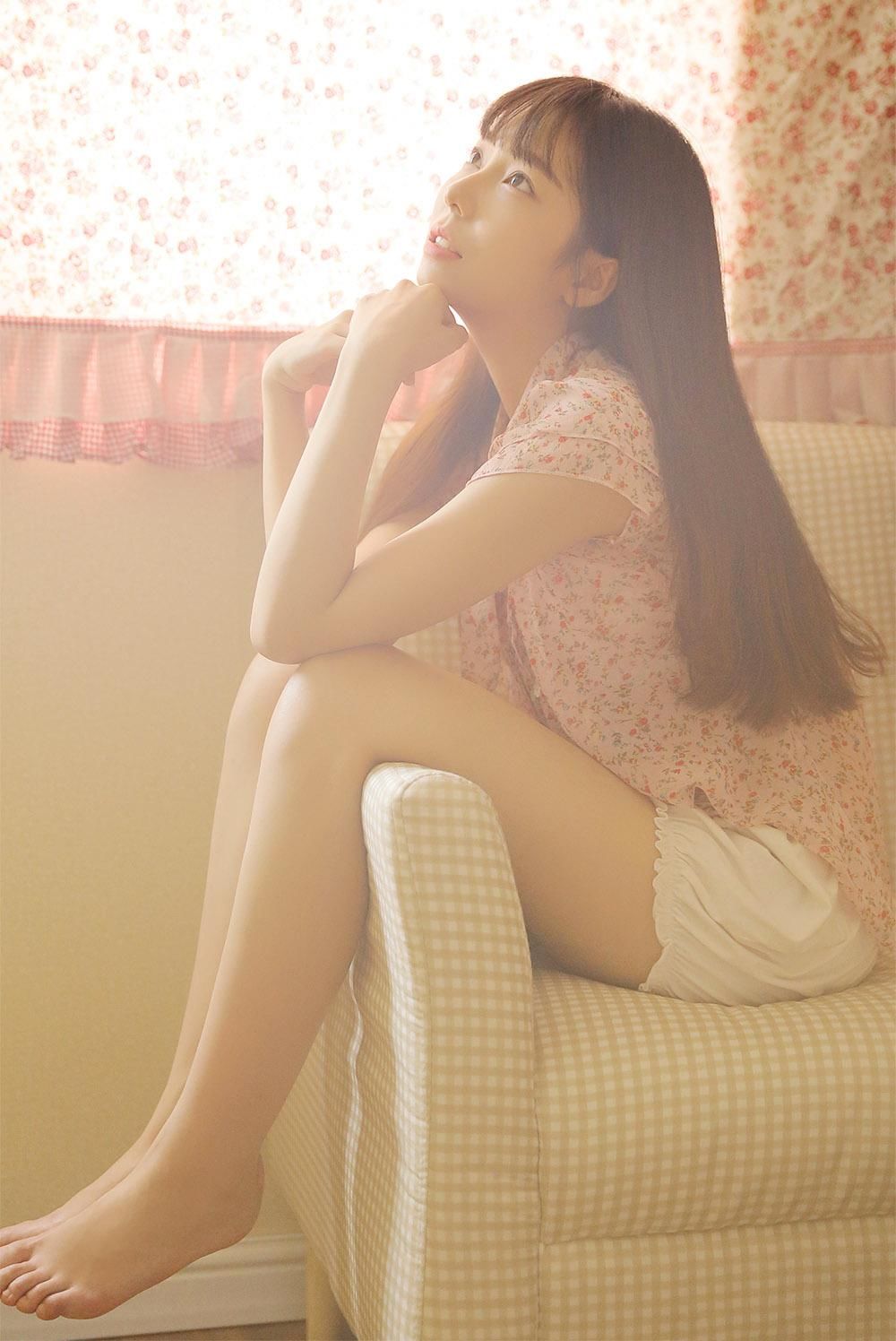 白皙长腿美女性感诱人私房照图片