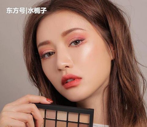  立刻@内双女孩的5个眼妆小秘诀，学会眼睛立刻放大2倍！