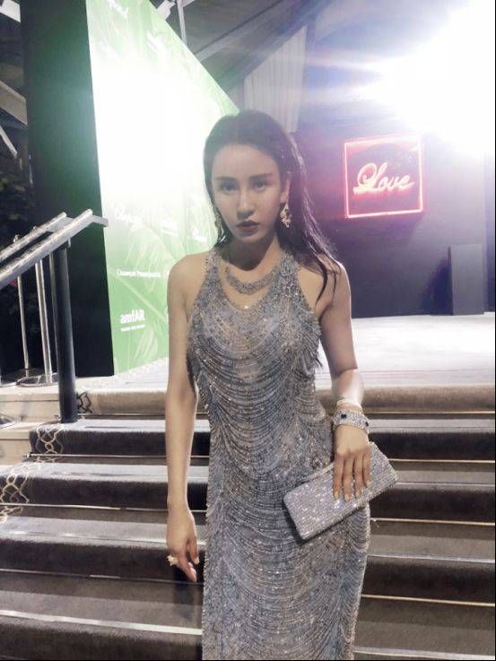 巴黎时装周amfAR&amp;Chopard慈善晚宴群星云集 母其弥雅惊艳亮相