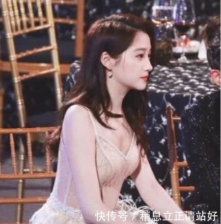 『关晓彤』当41岁刘涛撞上22岁关晓彤,网友:这对比太明显了