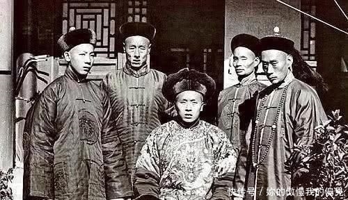  『老照片』晚清老照片青楼女子倚窗娇媚，最美妃子艳压一众明星