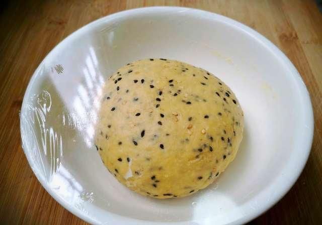  『发面小饼干』想吃饼干自己在家做，不用水不油炸，香甜酥脆，比买的还好吃