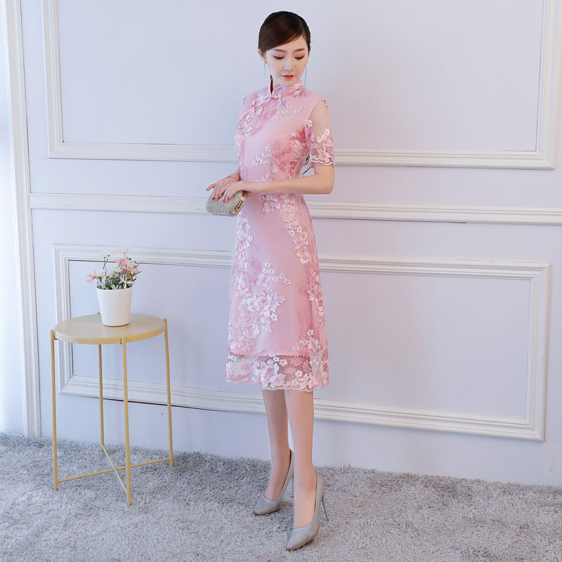 东方美:旗袍惊艳来袭,适合丰满S型身材女人穿,尽显优雅女人味