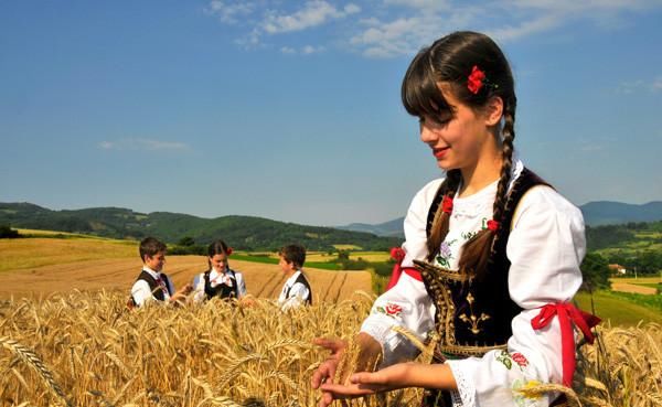 首个对中国免签的欧洲国家,人少景美物价低,月薪三千也能去