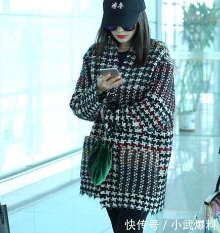 矮个子的胖妞别再卷裤脚了, 看杨幂如何把牛仔裤穿出大长腿