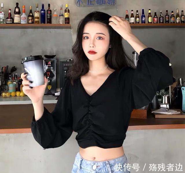 气质@牛仔裤+泡泡袖上衣,洋气又时髦,尽显好气质