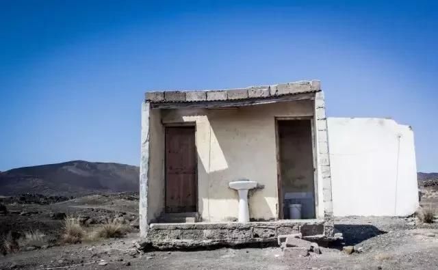 这些厕所太奇葩了！谁敢上啊！