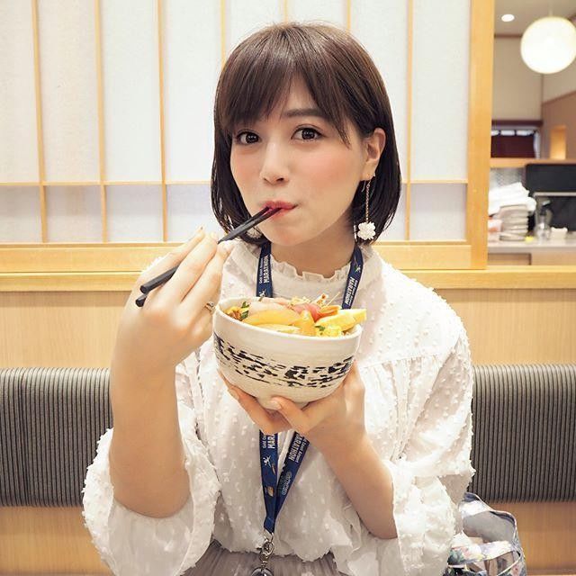 日本超正上班族OL妹纸，有这样的美女谁还会翘班?