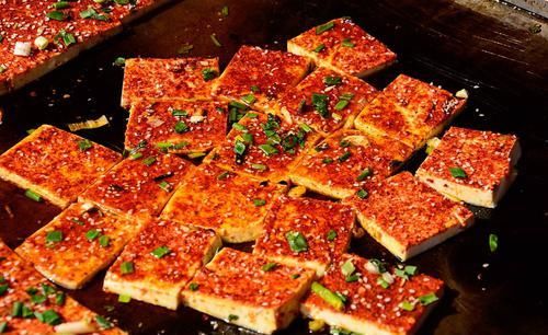  【宜居】中国最宜居的2个城市，1个是小吃之都，1个是天下四聚之一