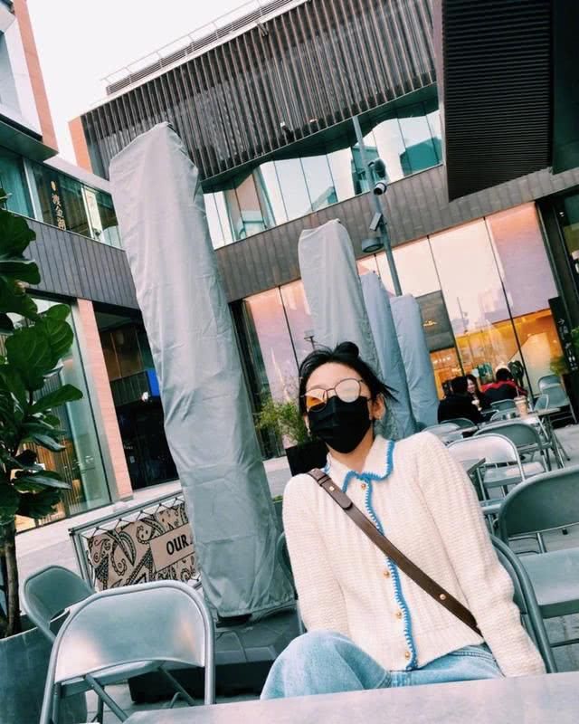  『少女』女孩子们的穿搭典范，时尚舒服又少女，网友：章若楠太会穿！