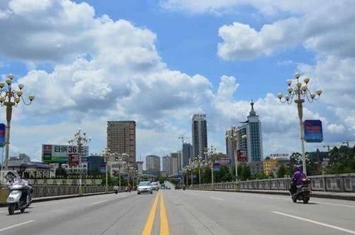  「两广」两广为什么叫做广东和广西！为什么同为两广，他们差距