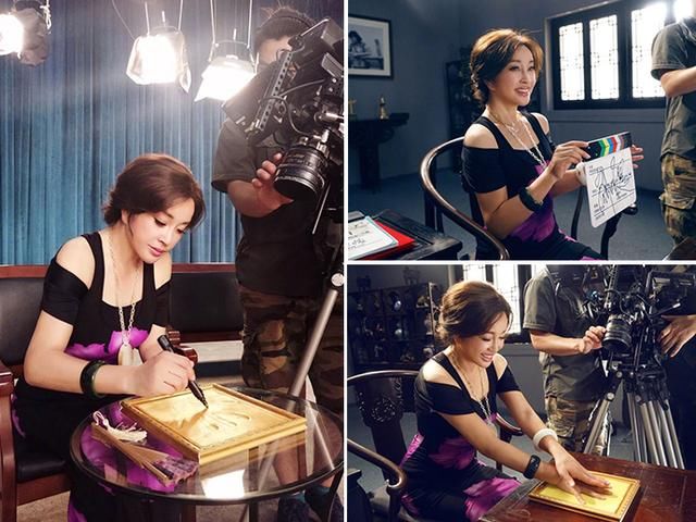 63岁刘晓庆穿挖肩印花裙风采不减当年，网友纷纷跪求冻龄秘籍