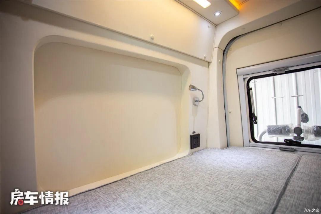  『汽车』开房车旅行担心没电？这款V90房车能用汽车充电桩，电器随便用