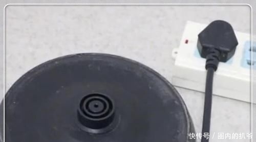  真的：用电热水壶烧水的看看，真的别再大意了，别说没有告诉你