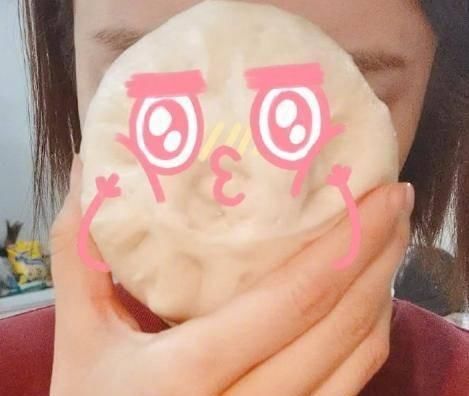  『赘肉』佟丽娅做平板支撑，手拿平板追剧，大长腿没有一丝赘肉