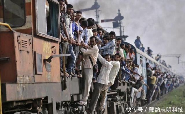  [巨龙]中国900米巨龙飞入印度，5000多名民众惊呼不已，强大的中