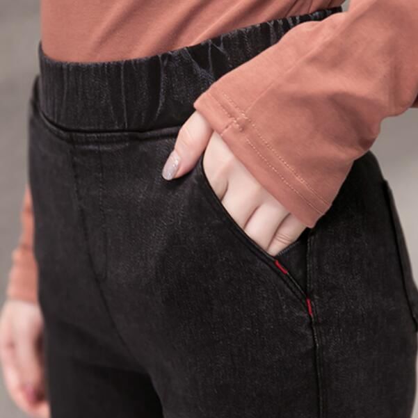 烂大街的阔腿裤别穿了，9月初竟流行这打底裤，百搭又时髦美翻天