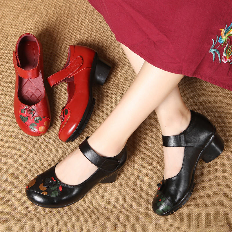 今年秋天最流行的12款女鞋，潮流百搭，让人赏心悦目，忒养脚