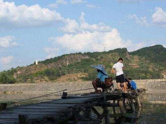  思路是不一样@浮漂不下沉漂就打斜了，是截口还是小鱼闹窝，又需要如何解决