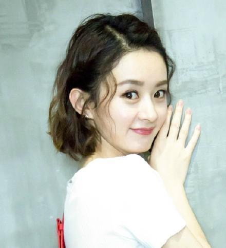 32岁的杨幂和31岁的赵丽颖撞发型，网友：舒畅的短发更加时尚