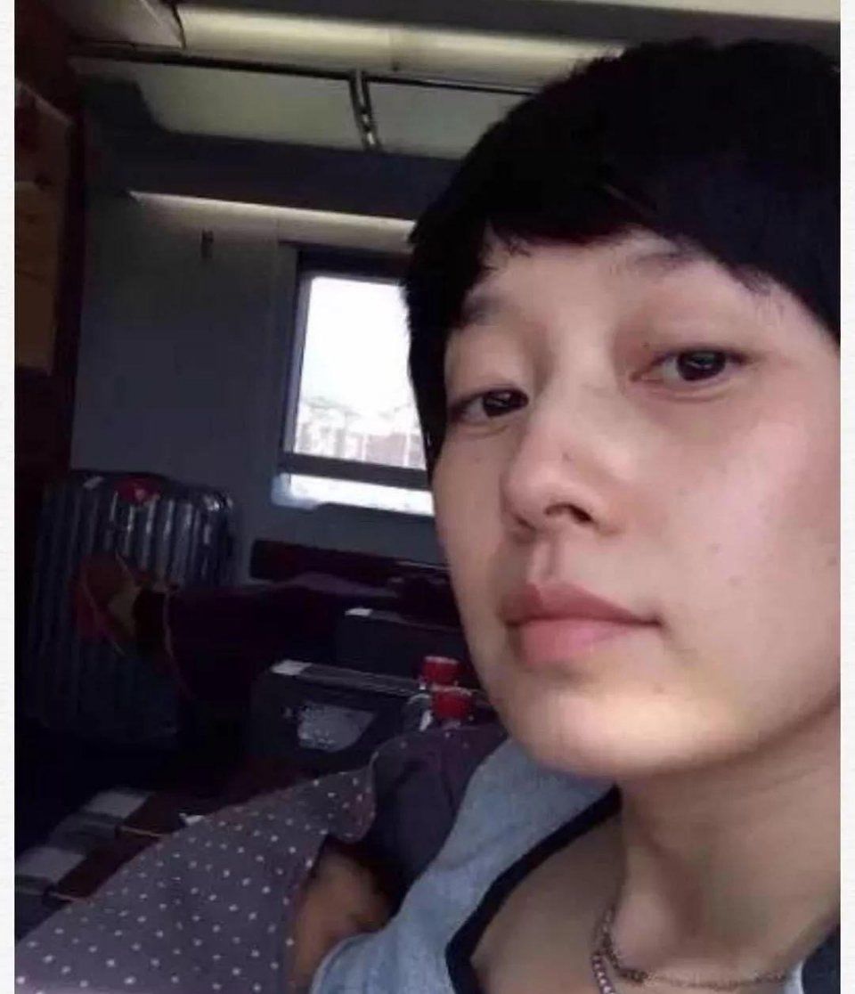 董璇回应抹黑受害者:抱歉，我只是一个假装坚强的女人