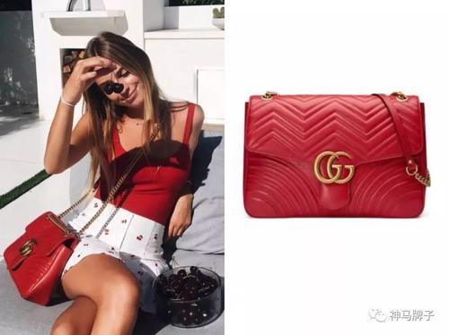 19岁德国公主很任性：晒性感比基尼照，做鬼脸比中指爱马仕背不停