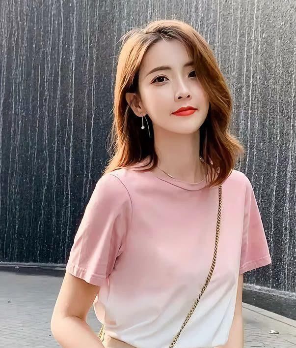  晚霞|这件“胭脂T恤”比晚霞还美，小姐姐穿上秒变初恋，甜甜的感觉