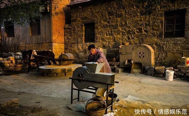 河南最古老的“中国传统村落”,当地人柴火烧饭,骑驴车出行