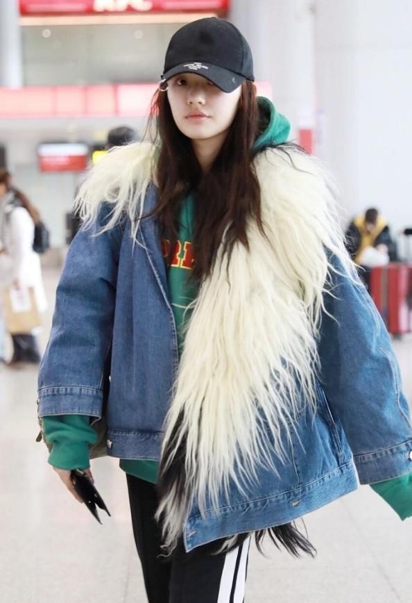 林允不涂口红，baby不涂口红，江疏影没了红唇，差异最大是她