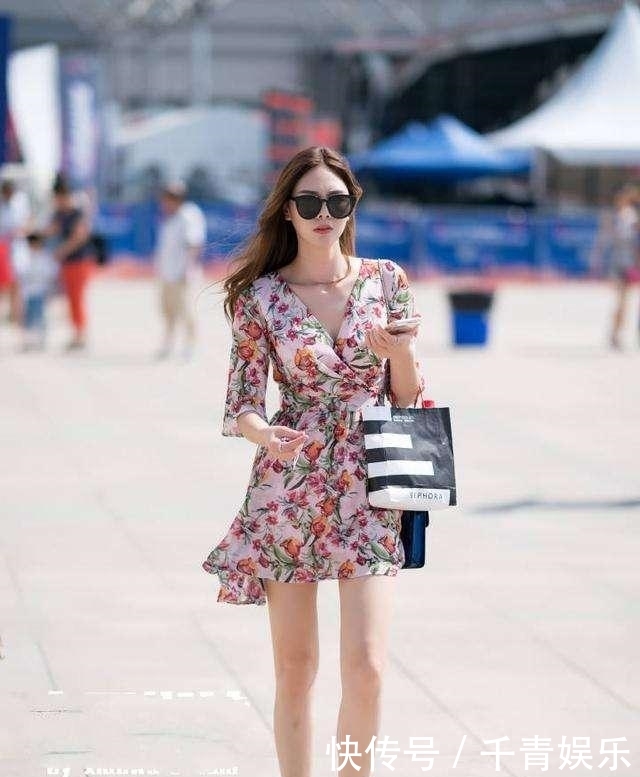『女人』又出一裙子:叫碎花裙,30—55岁女人穿,不吹,美的清新脱俗